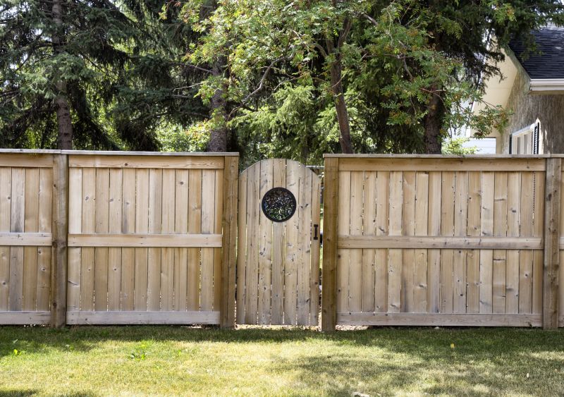Scalloped Fence Installation in Pearland, TX